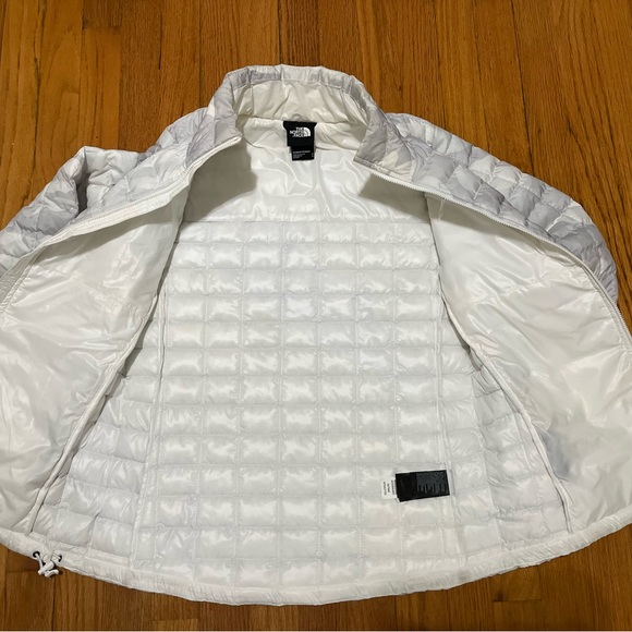 THE NORTH FACE Thermoball Eco Jacket - Women's size Small - Picture 6 of 7